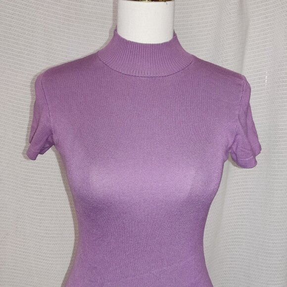 bebe | short sleeve knit top | Size Medium - Picture 2 of 16